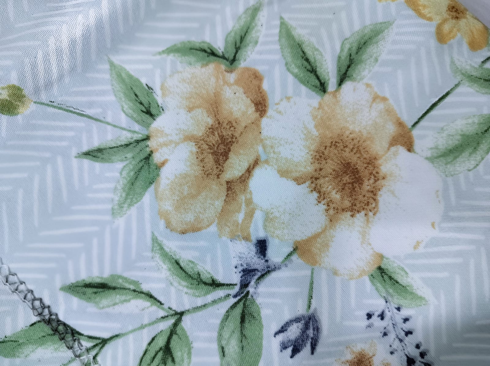 PREMIUM KING SIZE PURE COTTON BEDSHEET WITH TWO PILLOW COVER SIZE 250X230 - Image 3